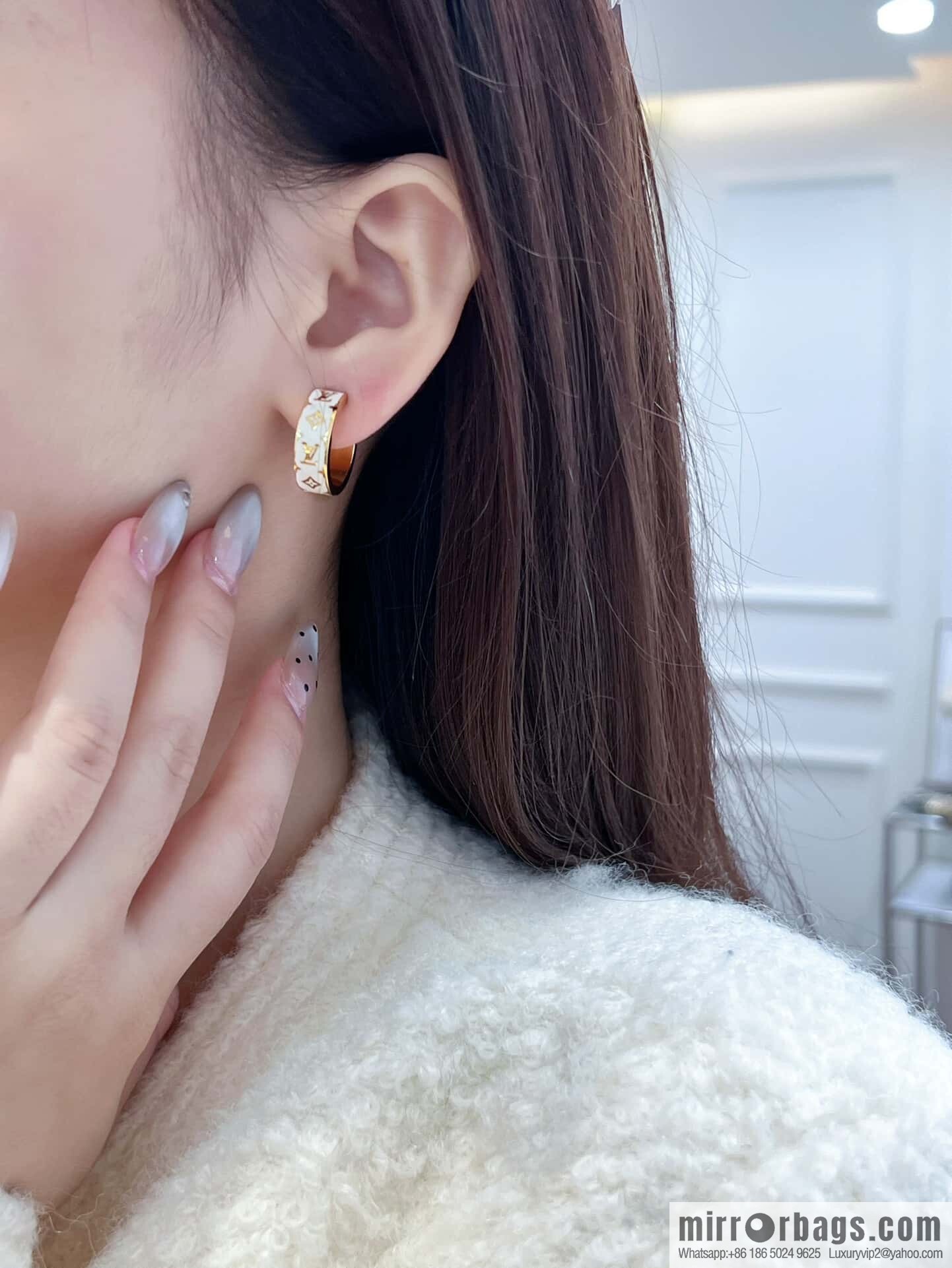 ❗️New ❗️ ☀ Original ☀ Louis Vuitton LV stud earrings ☀