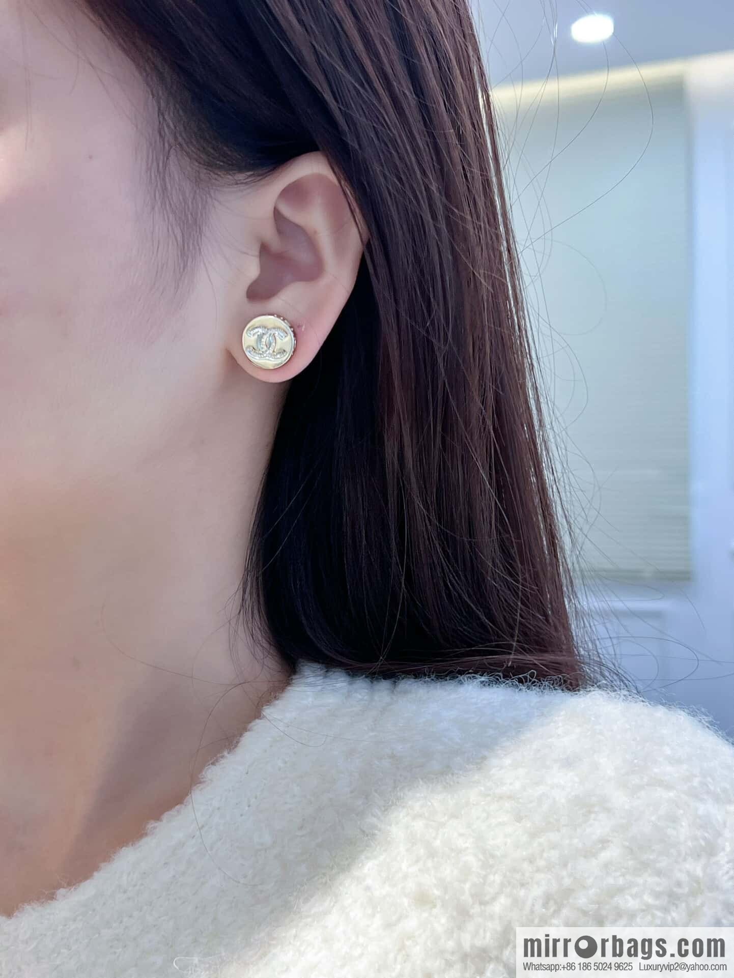 ❗️New ❗️ ☀️ new ☑️ Chanel double c round button stud earrings ☀️