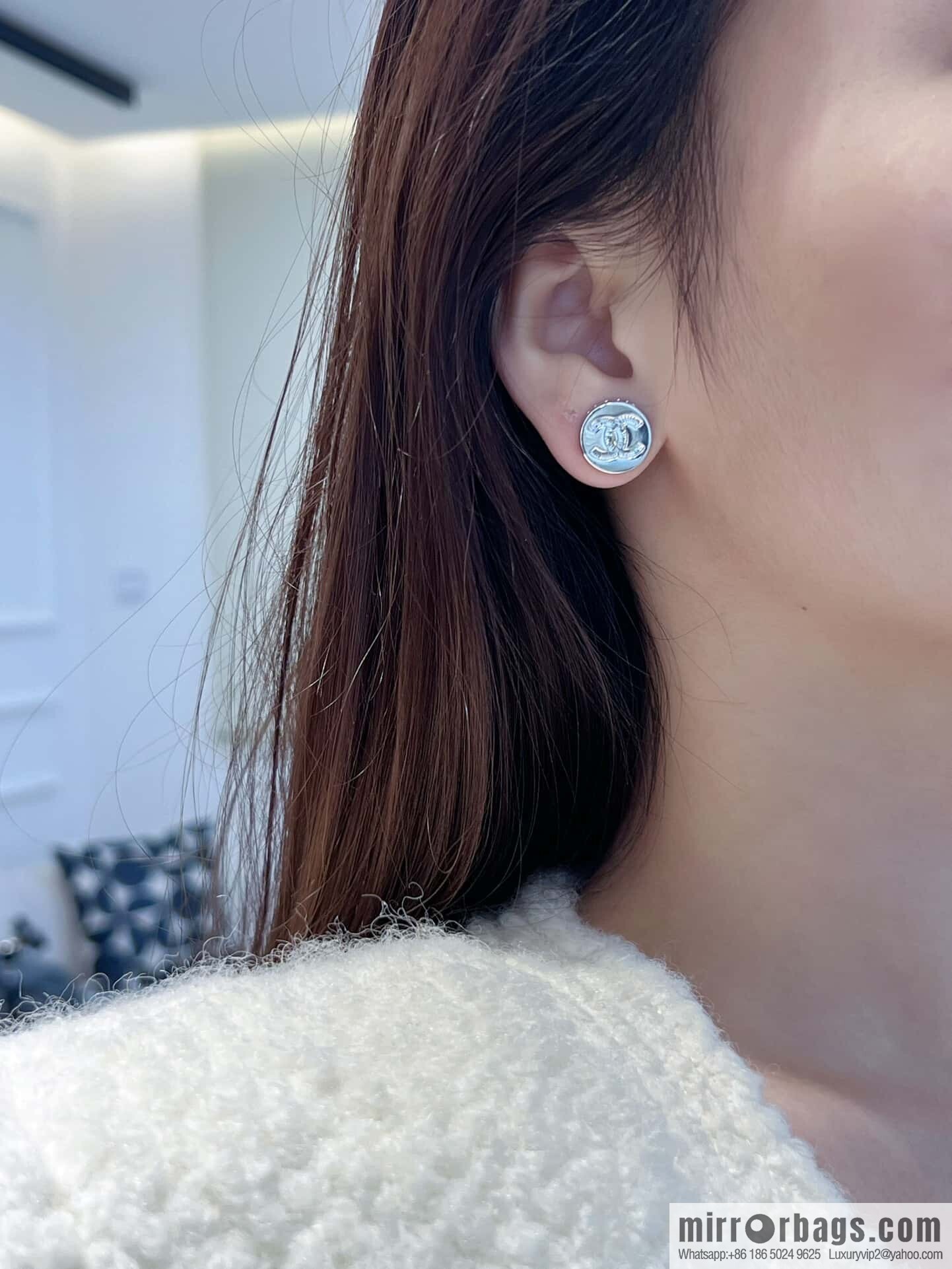 ❗️New ❗️ ☀️ new ☑️ Chanel double c round button stud earrings ☀️