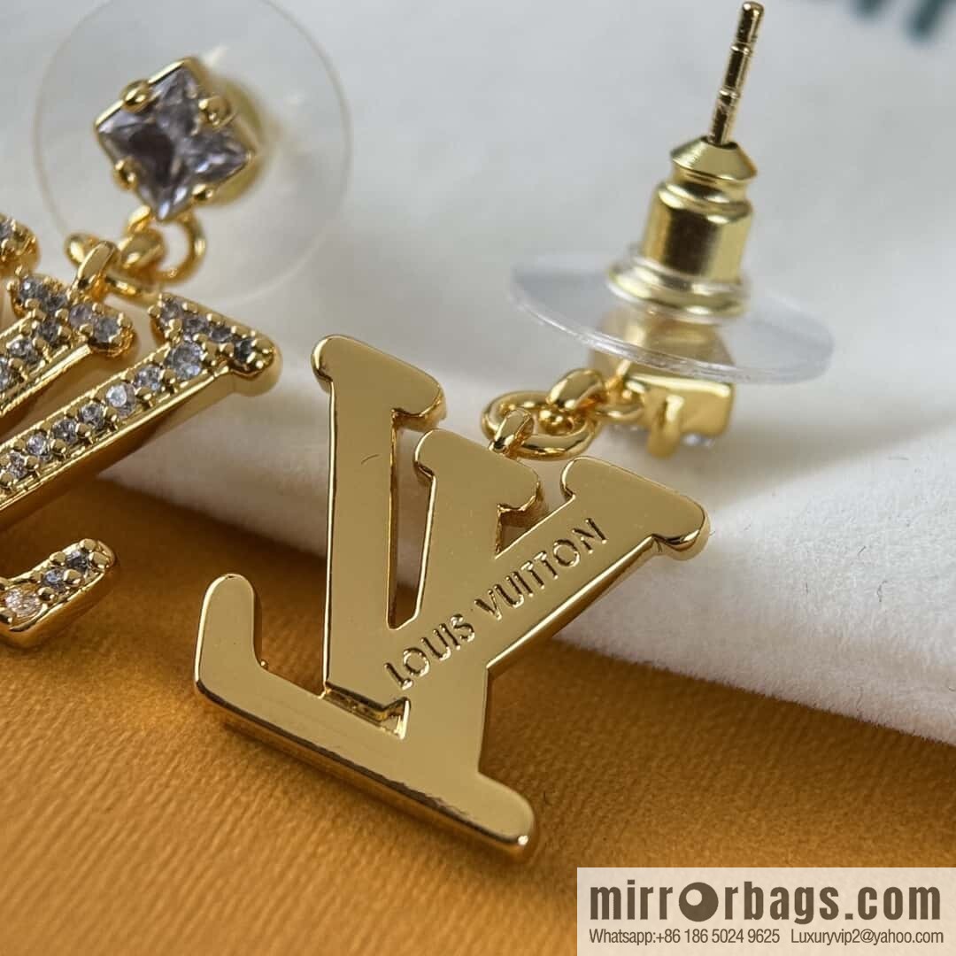 ❗️New ❗️ ☀ Original ☀ Louis Vuitton LV full diamond letter stud earrings ☀