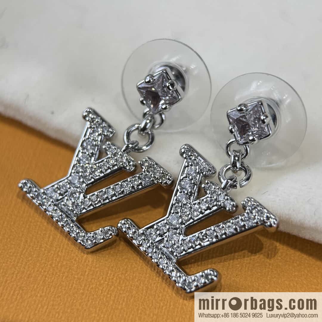 ❗️New ❗️ ☀ Original ☀ Louis Vuitton LV full diamond letter stud earrings ☀