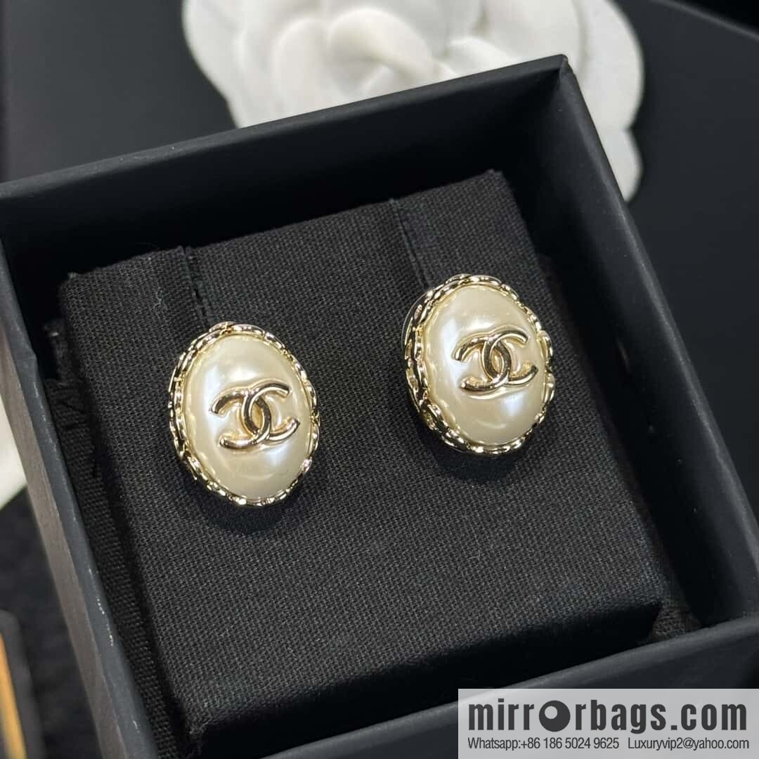 ❗️New ❗️ ☀️ new ☑️ Chanel double c oval stud earrings ☀️