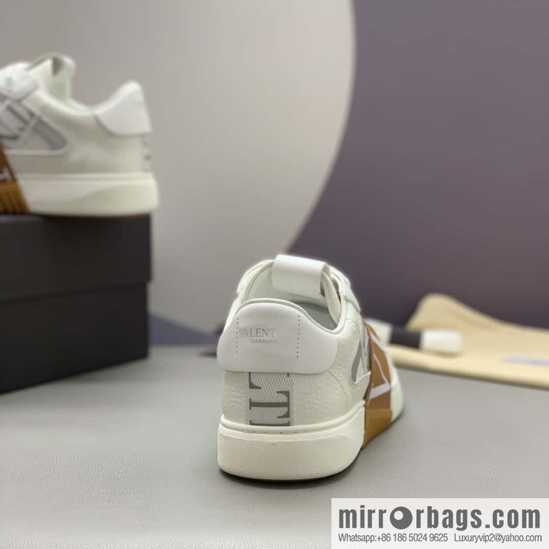 Valentino 🔥 men's and women's sneakers
