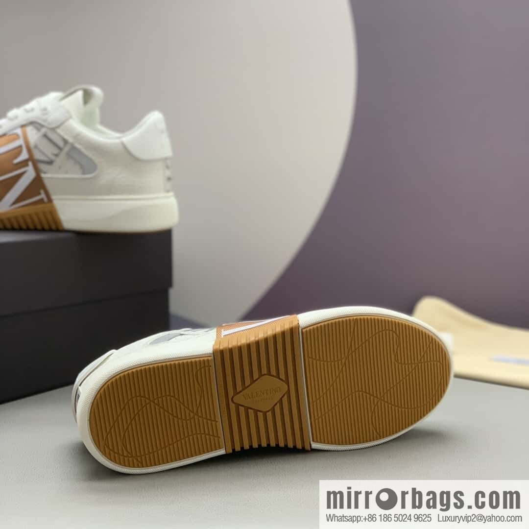 Valentino 🔥 men's and women's sneakers