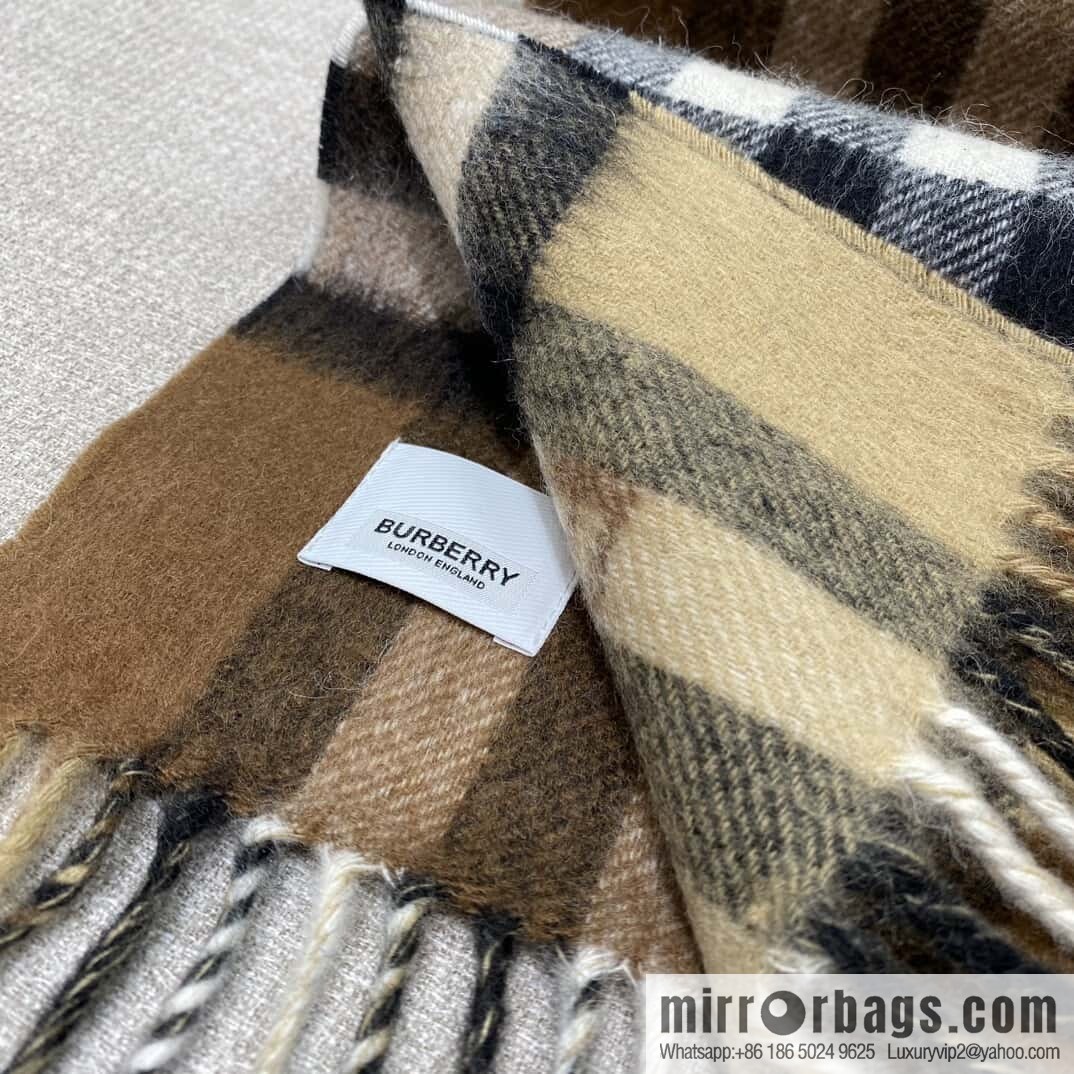 ๐๐๐๐๐๐๐แฆโข two-tone contrast plaid cashmere scarf | | Camel