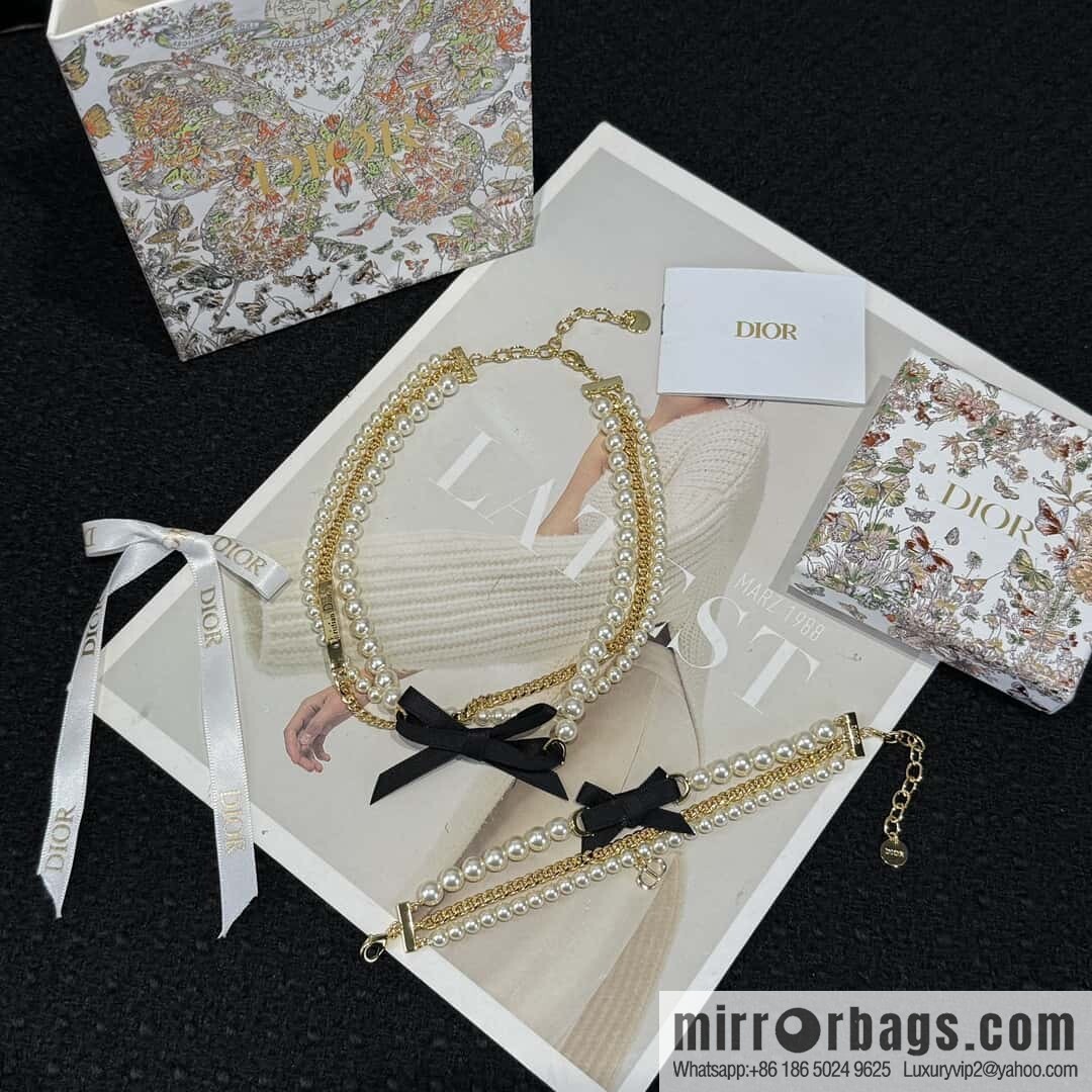 New ☑️ DIOR three-layer pearl bow necklace bracelet