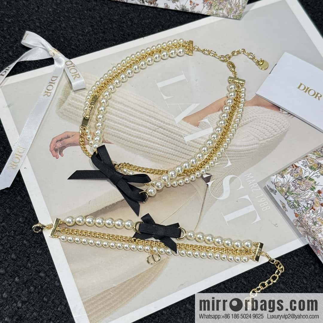 New ☑️ DIOR three-layer pearl bow necklace bracelet