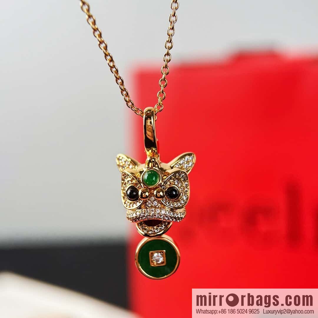 ❗️New ❗️ ☀️ Qeelin unicorn full diamond lion green copper coin necklace ☀️