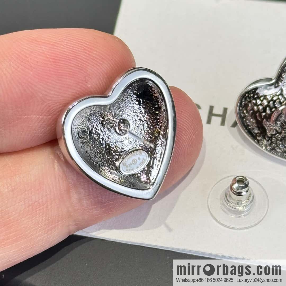 ❗️New ☀️ new ☑️ Chanel C1 double c peach heart love stud earrings ☀️