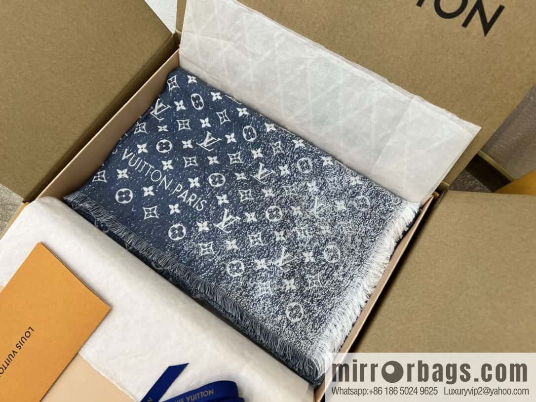 𝐋𝐨𝐮𝐢𝐬 𝐕𝐮𝐢𝐭𝐭𝐨ɴ• DenimGradient Shawl M77461