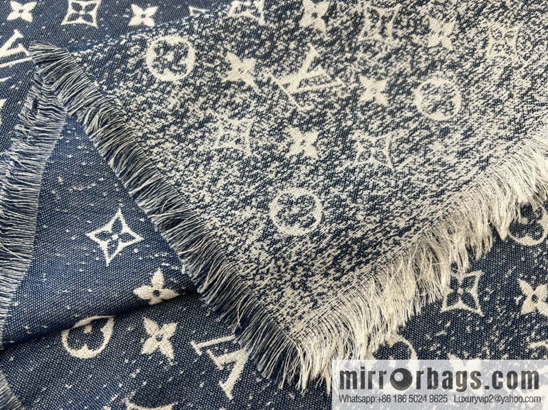𝐋𝐨𝐮𝐢𝐬 𝐕𝐮𝐢𝐭𝐭𝐨ɴ• DenimGradient Shawl M77461