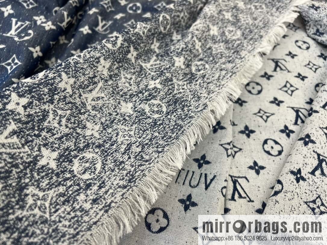 𝐋𝐨𝐮𝐢𝐬 𝐕𝐮𝐢𝐭𝐭𝐨ɴ• DenimGradient Shawl M77461