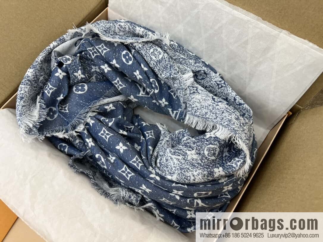 𝐋𝐨𝐮𝐢𝐬 𝐕𝐮𝐢𝐭𝐭𝐨ɴ• DenimGradient Shawl M77461