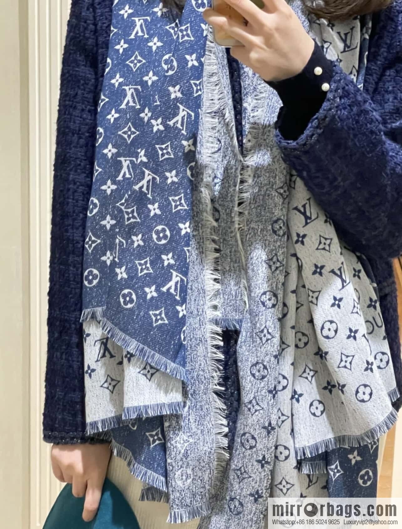 𝐋𝐨𝐮𝐢𝐬 𝐕𝐮𝐢𝐭𝐭𝐨ɴ• DenimGradient Shawl M77461