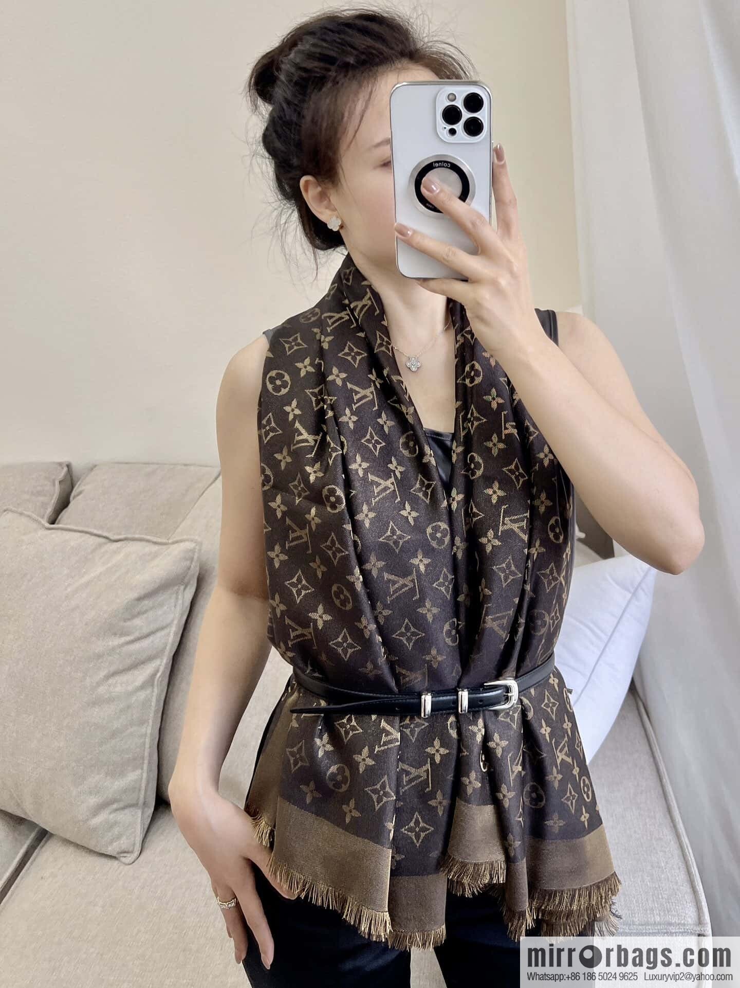 𝐋𝐨𝐮𝐢𝐬 𝐕𝐮𝐢𝐭𝐭𝐨ɴ•『 shine monogram scarf shawl M75122