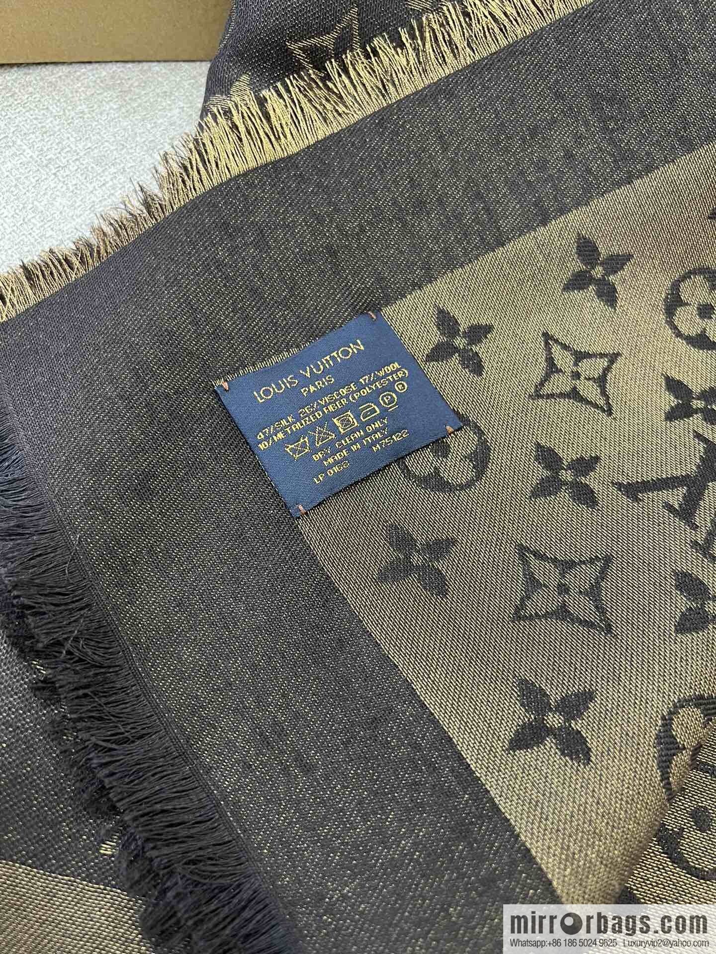 𝐋𝐨𝐮𝐢𝐬 𝐕𝐮𝐢𝐭𝐭𝐨ɴ•『 shine monogram scarf shawl M75122