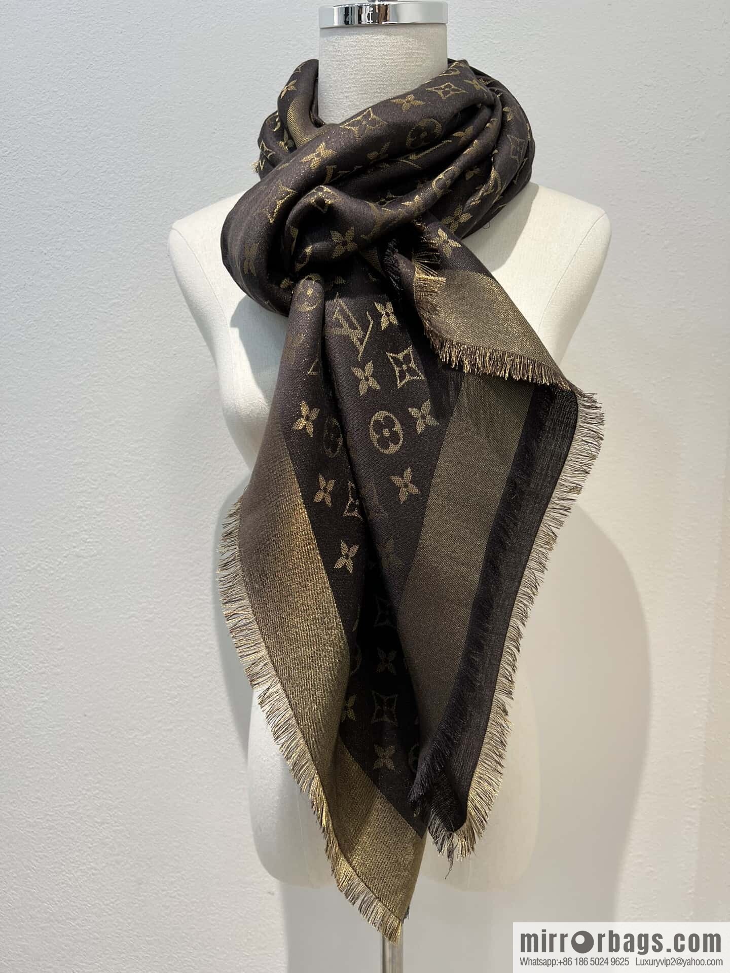 𝐋𝐨𝐮𝐢𝐬 𝐕𝐮𝐢𝐭𝐭𝐨ɴ•『 shine monogram scarf shawl M75122