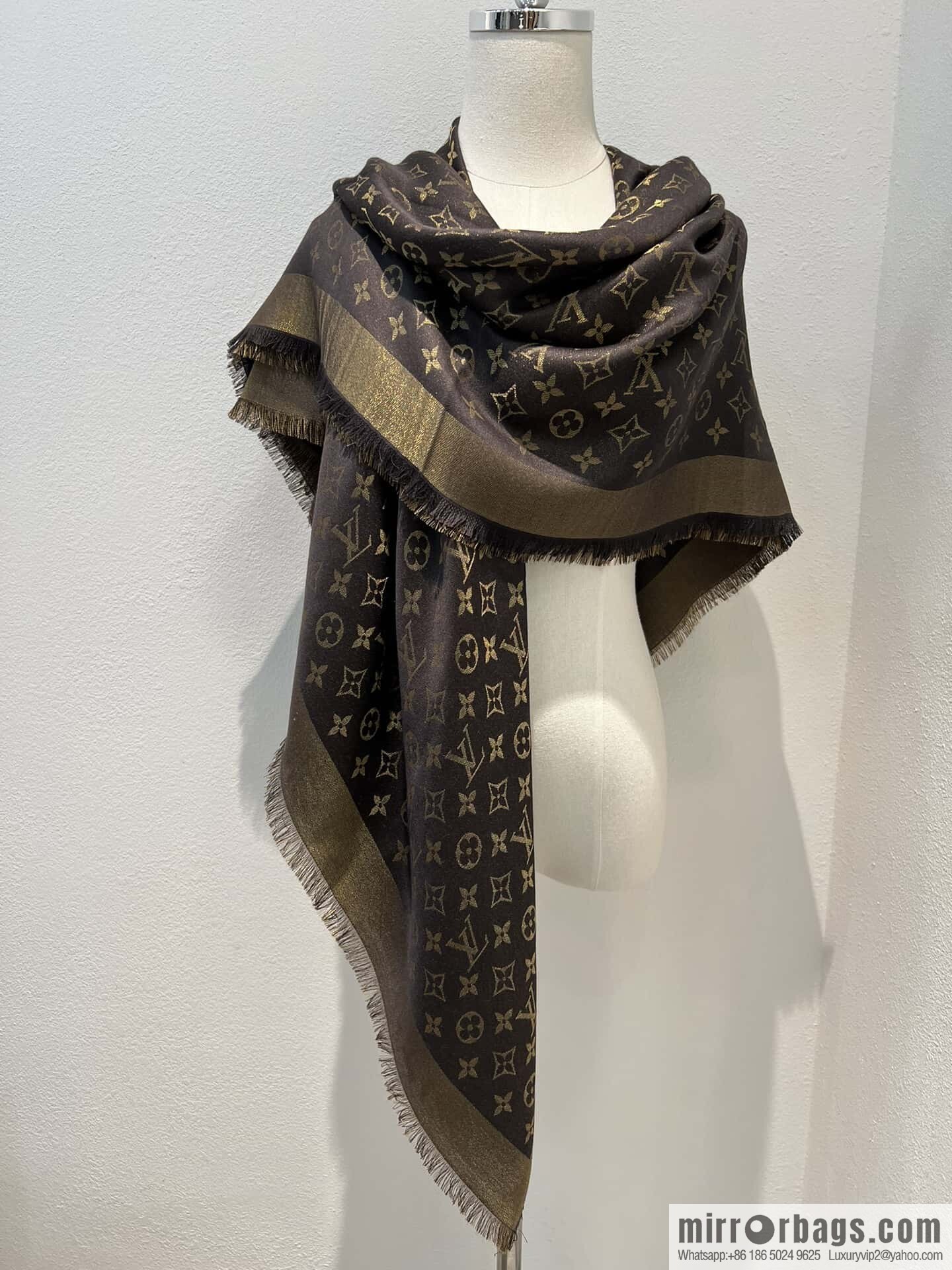 𝐋𝐨𝐮𝐢𝐬 𝐕𝐮𝐢𝐭𝐭𝐨ɴ•『 shine monogram scarf shawl M75122