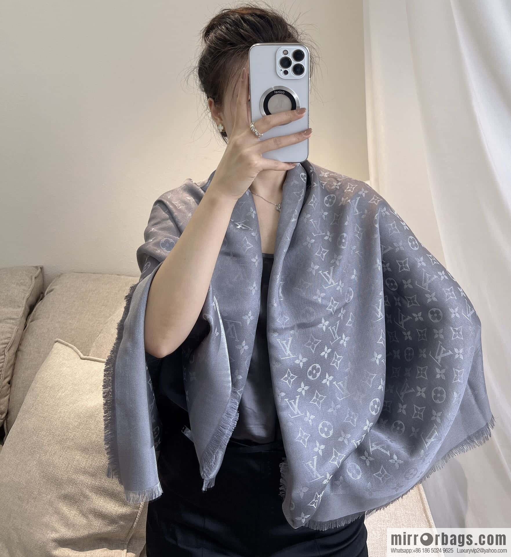 𝐋𝐨𝐮𝐢𝐬 𝐕𝐮𝐢𝐭𝐭𝐨ɴ•『 shine monogram scarf shawl M75120