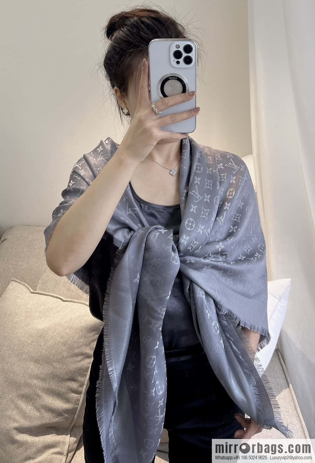 𝐋𝐨𝐮𝐢𝐬 𝐕𝐮𝐢𝐭𝐭𝐨ɴ•『 shine monogram scarf shawl M75120
