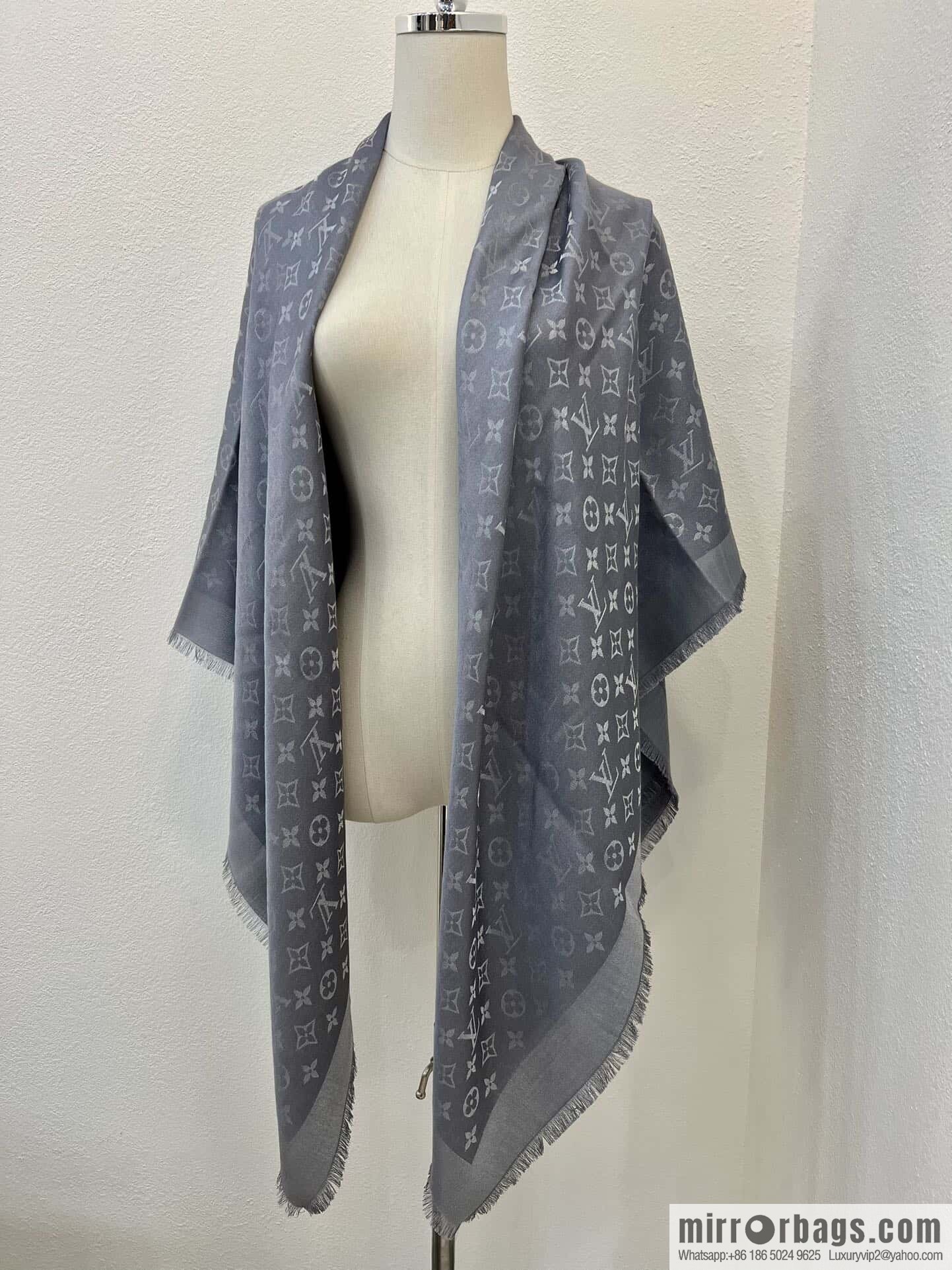 𝐋𝐨𝐮𝐢𝐬 𝐕𝐮𝐢𝐭𝐭𝐨ɴ•『 shine monogram scarf shawl M75120
