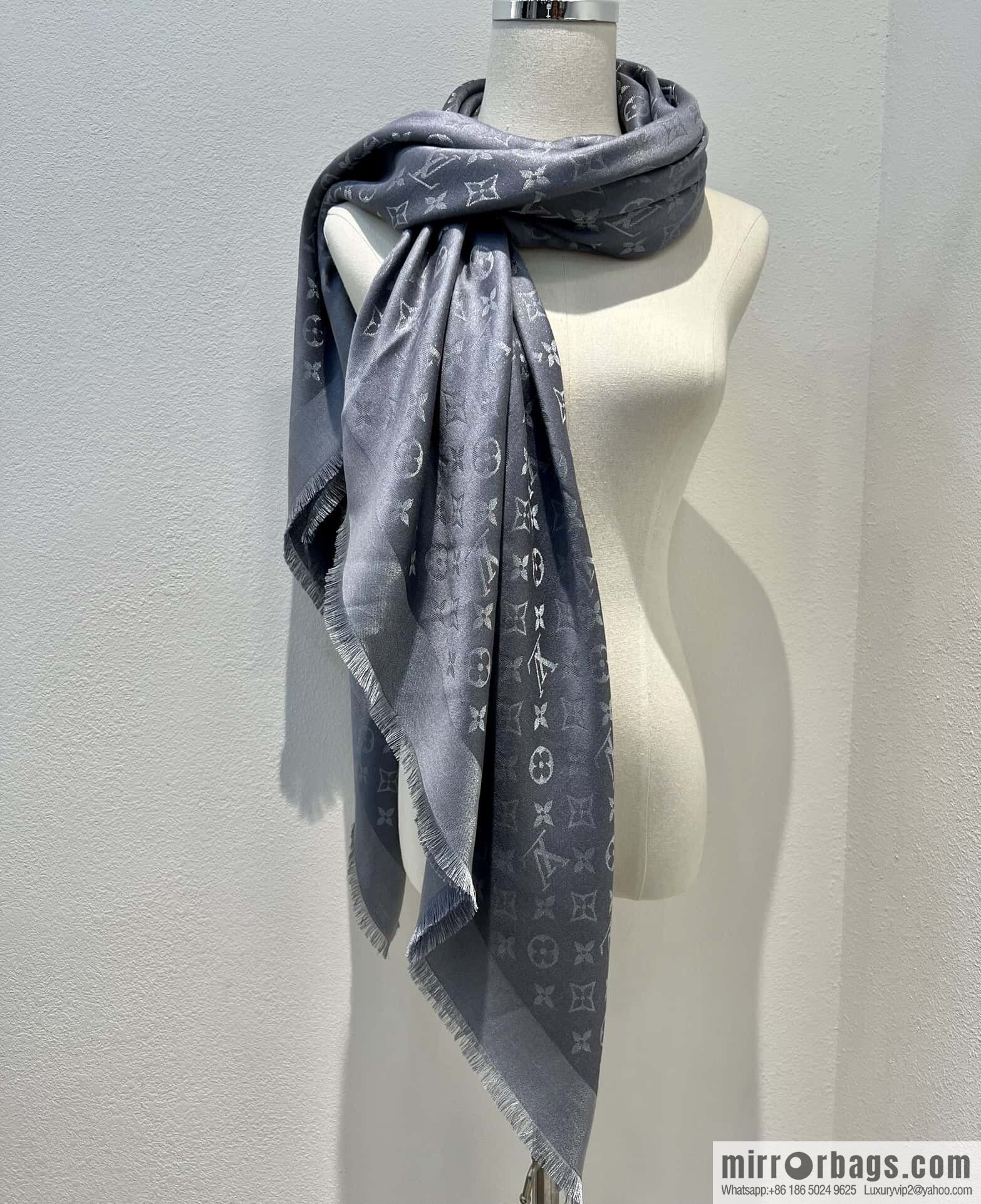 𝐋𝐨𝐮𝐢𝐬 𝐕𝐮𝐢𝐭𝐭𝐨ɴ•『 shine monogram scarf shawl M75120