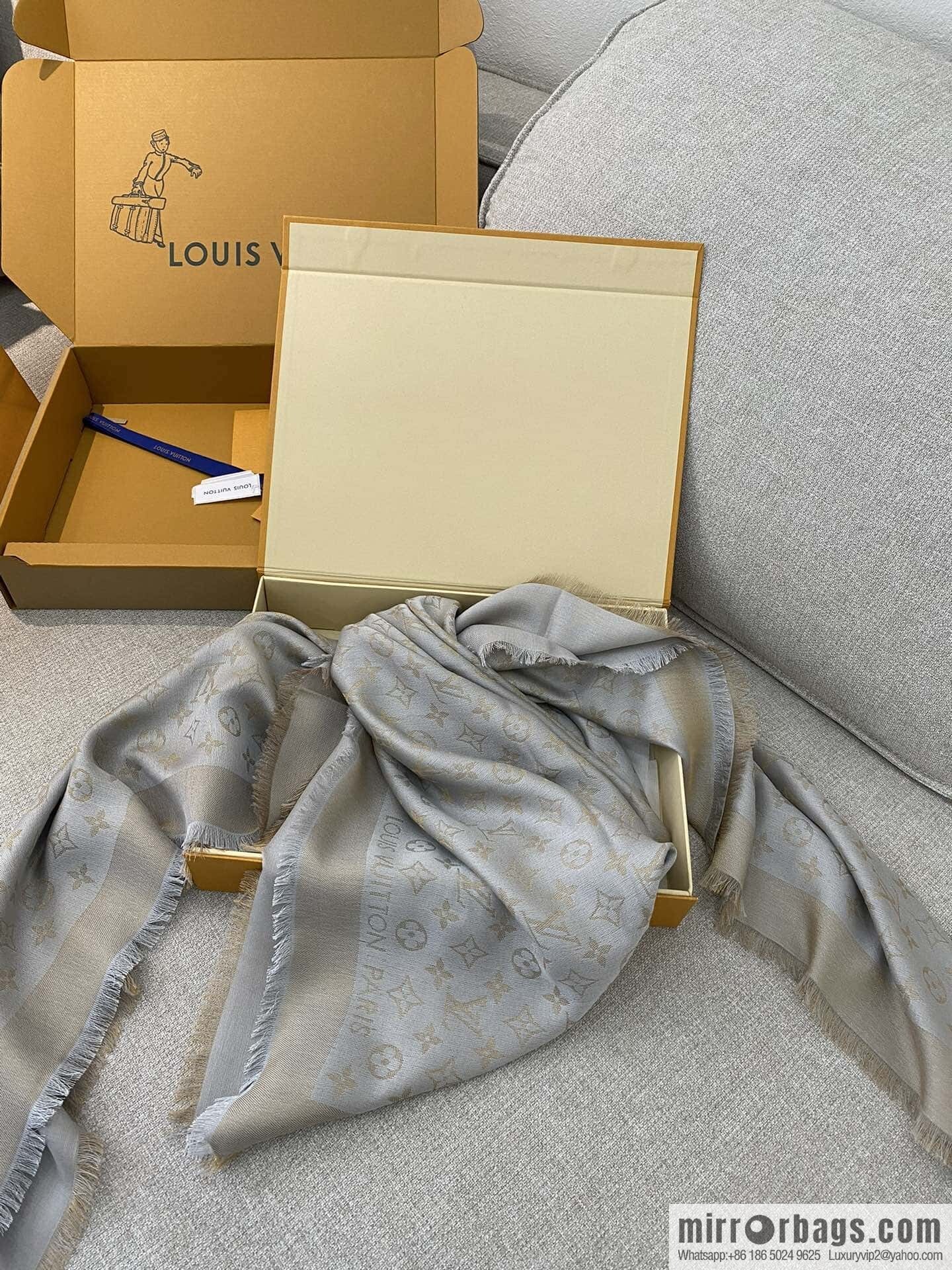 𝐋𝐨𝐮𝐢𝐬 𝐕𝐮𝐢𝐭𝐭𝐨ɴ•『 shine monogram scarf shawl M75121