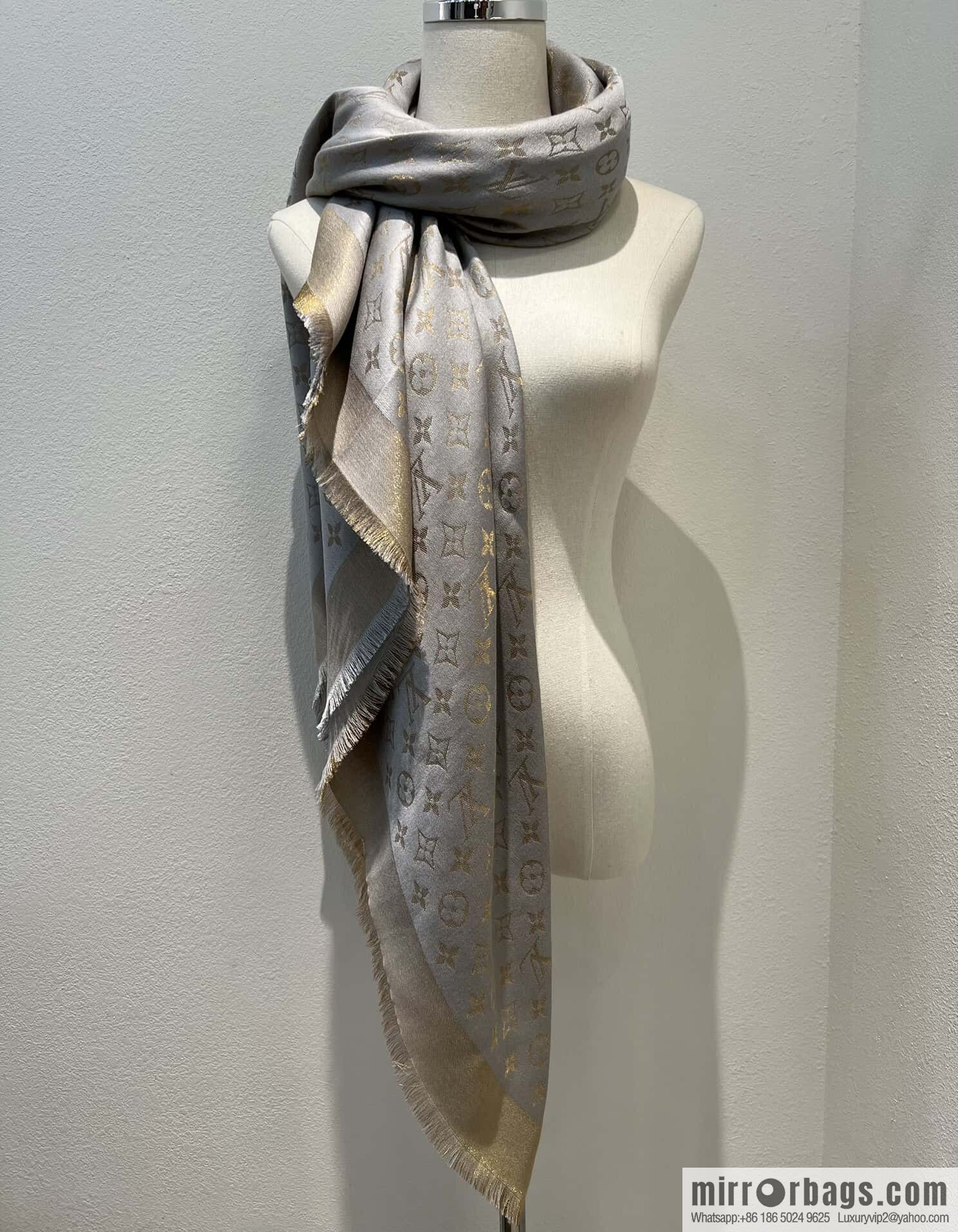 𝐋𝐨𝐮𝐢𝐬 𝐕𝐮𝐢𝐭𝐭𝐨ɴ•『 shine monogram scarf shawl M75121