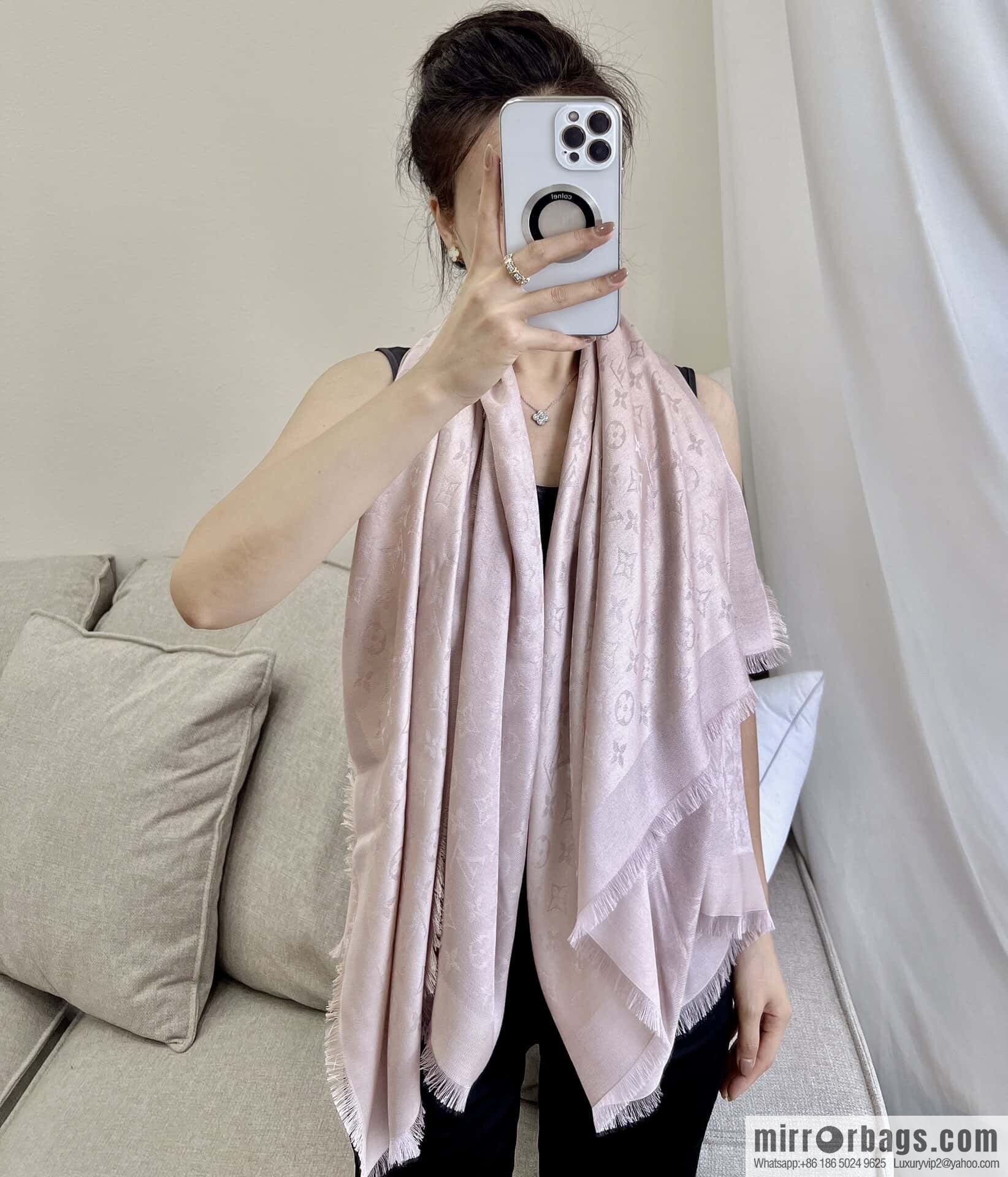𝐋𝐨𝐮𝐢𝐬 𝐕𝐮𝐢𝐭𝐭𝐨ɴ•『 shine monogram scarf shawl M70805
