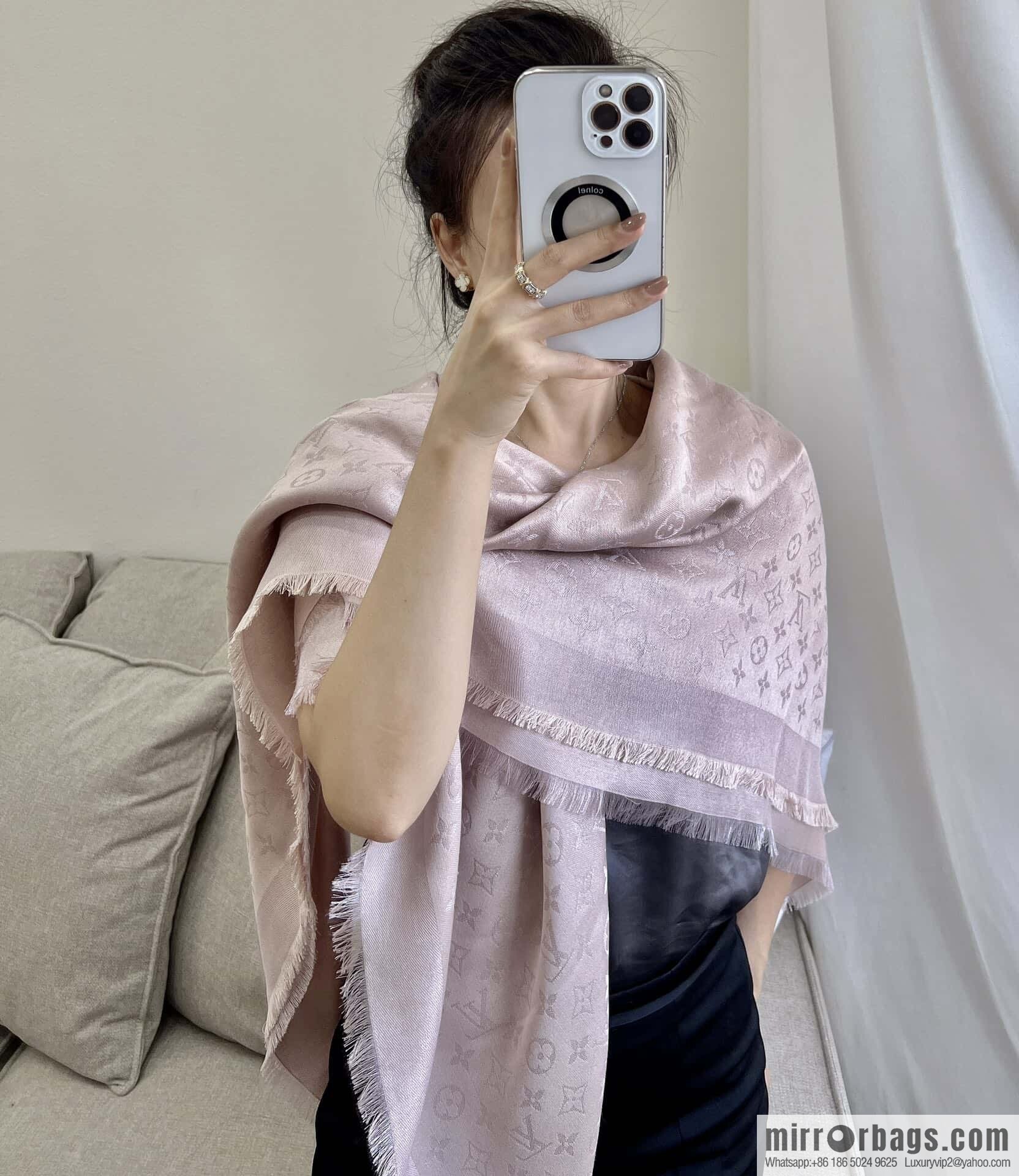 𝐋𝐨𝐮𝐢𝐬 𝐕𝐮𝐢𝐭𝐭𝐨ɴ•『 shine monogram scarf shawl M70805