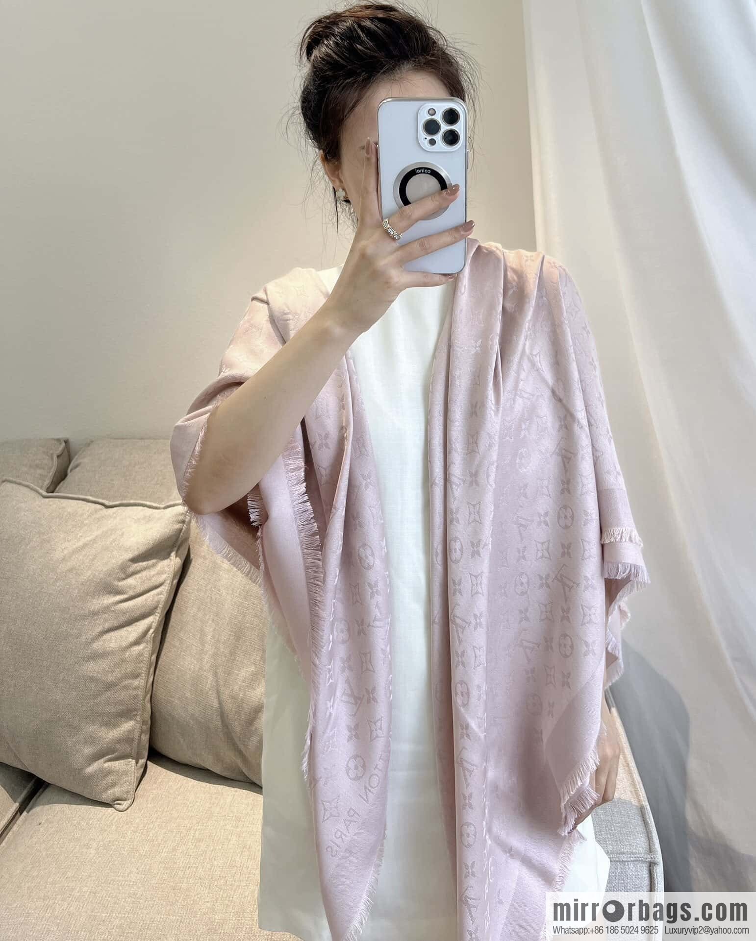 𝐋𝐨𝐮𝐢𝐬 𝐕𝐮𝐢𝐭𝐭𝐨ɴ•『 shine monogram scarf shawl M70805