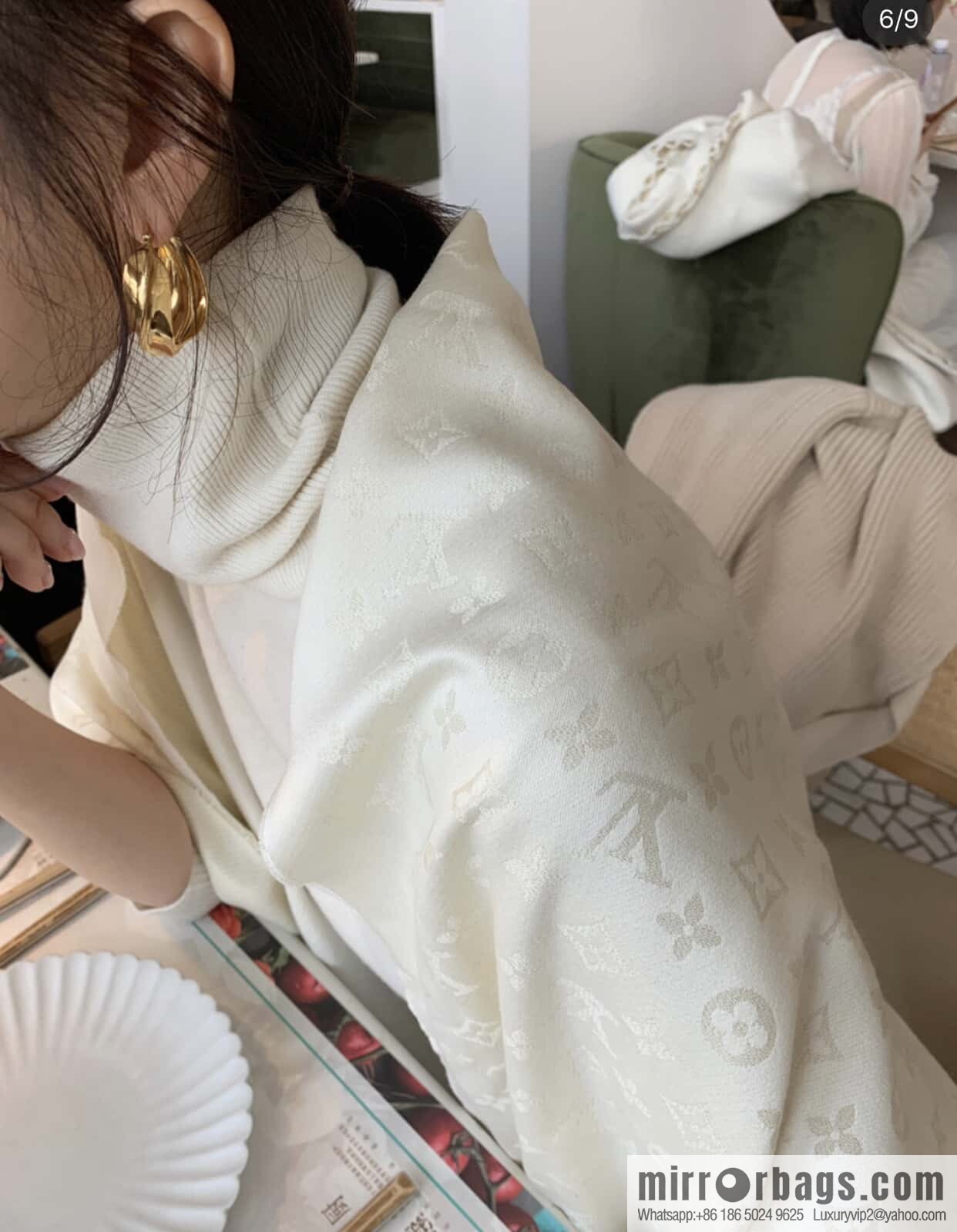 ๐๐จ๐ฎ๐ข๐ฌ ๐๐ฎ๐ข๐ญ๐ญ๐จษดโขใ shine monogram scarf shawl M71330