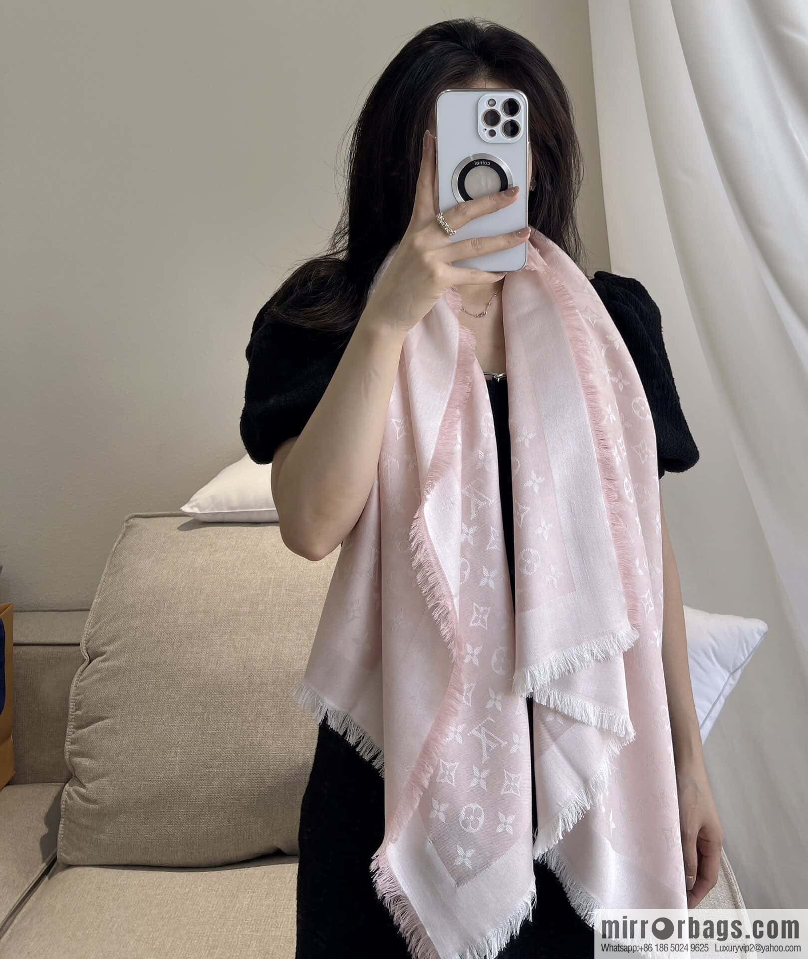 𝐋𝐨𝐮𝐢𝐬 𝐕𝐮𝐢𝐭𝐭𝐨ɴ•『 shine monogram scarf shawl M72046