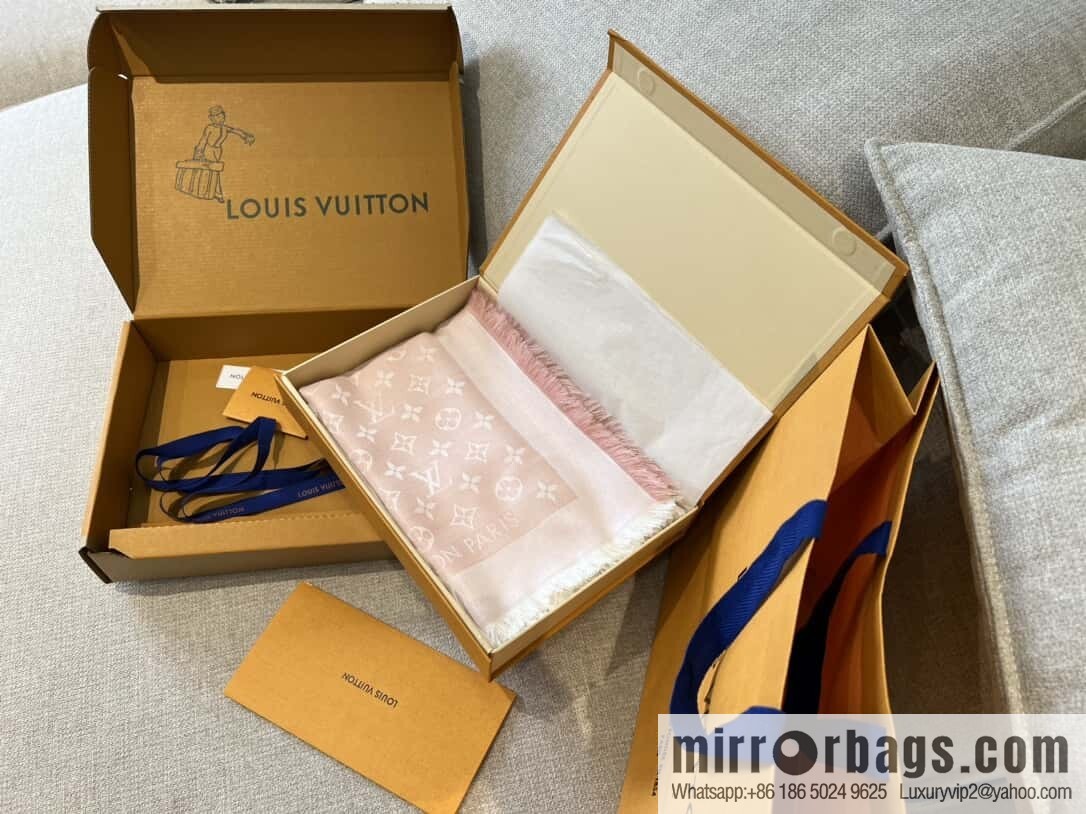 𝐋𝐨𝐮𝐢𝐬 𝐕𝐮𝐢𝐭𝐭𝐨ɴ•『 shine monogram scarf shawl M72046