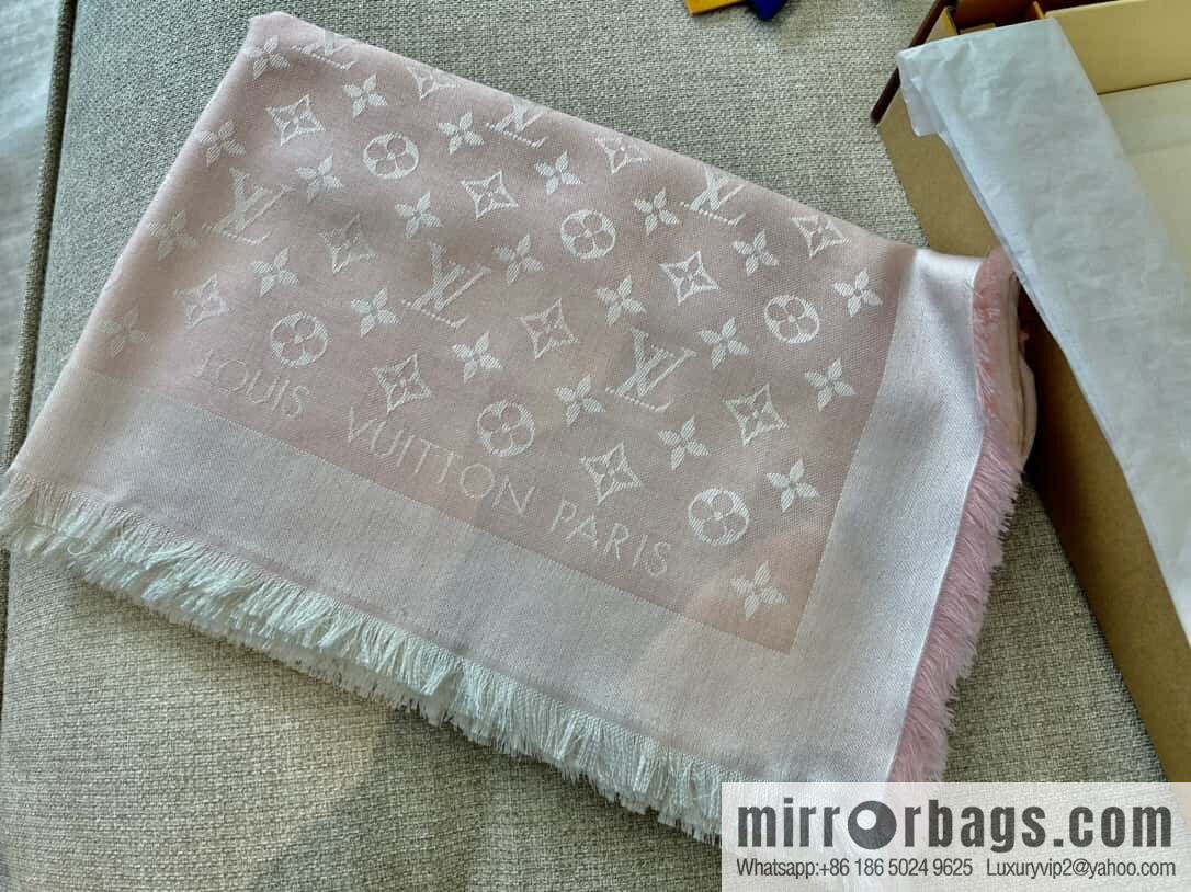 𝐋𝐨𝐮𝐢𝐬 𝐕𝐮𝐢𝐭𝐭𝐨ɴ•『 shine monogram scarf shawl M72046