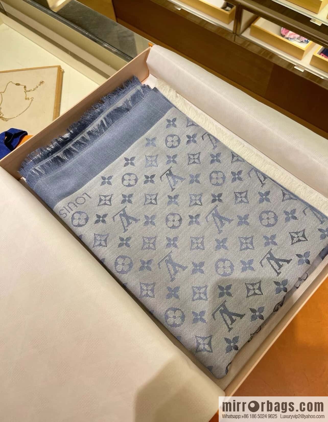 𝐋𝐨𝐮𝐢𝐬 𝐕𝐮𝐢𝐭𝐭𝐨ɴ•『 shine monogram scarf shawl M71382