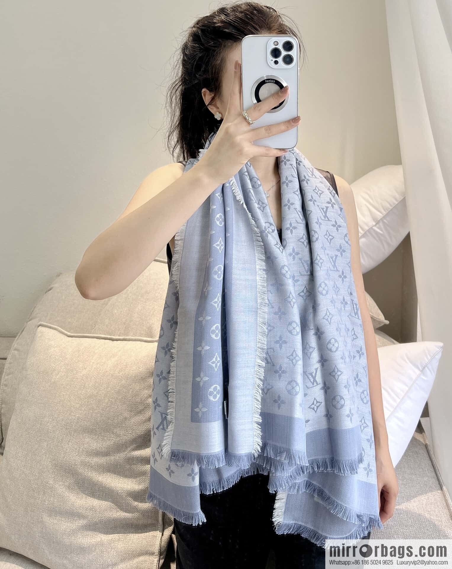 𝐋𝐨𝐮𝐢𝐬 𝐕𝐮𝐢𝐭𝐭𝐨ɴ•『 shine monogram scarf shawl M71382