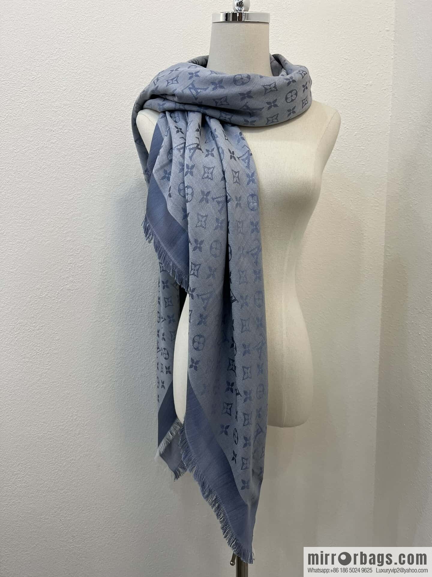 𝐋𝐨𝐮𝐢𝐬 𝐕𝐮𝐢𝐭𝐭𝐨ɴ•『 shine monogram scarf shawl M71382