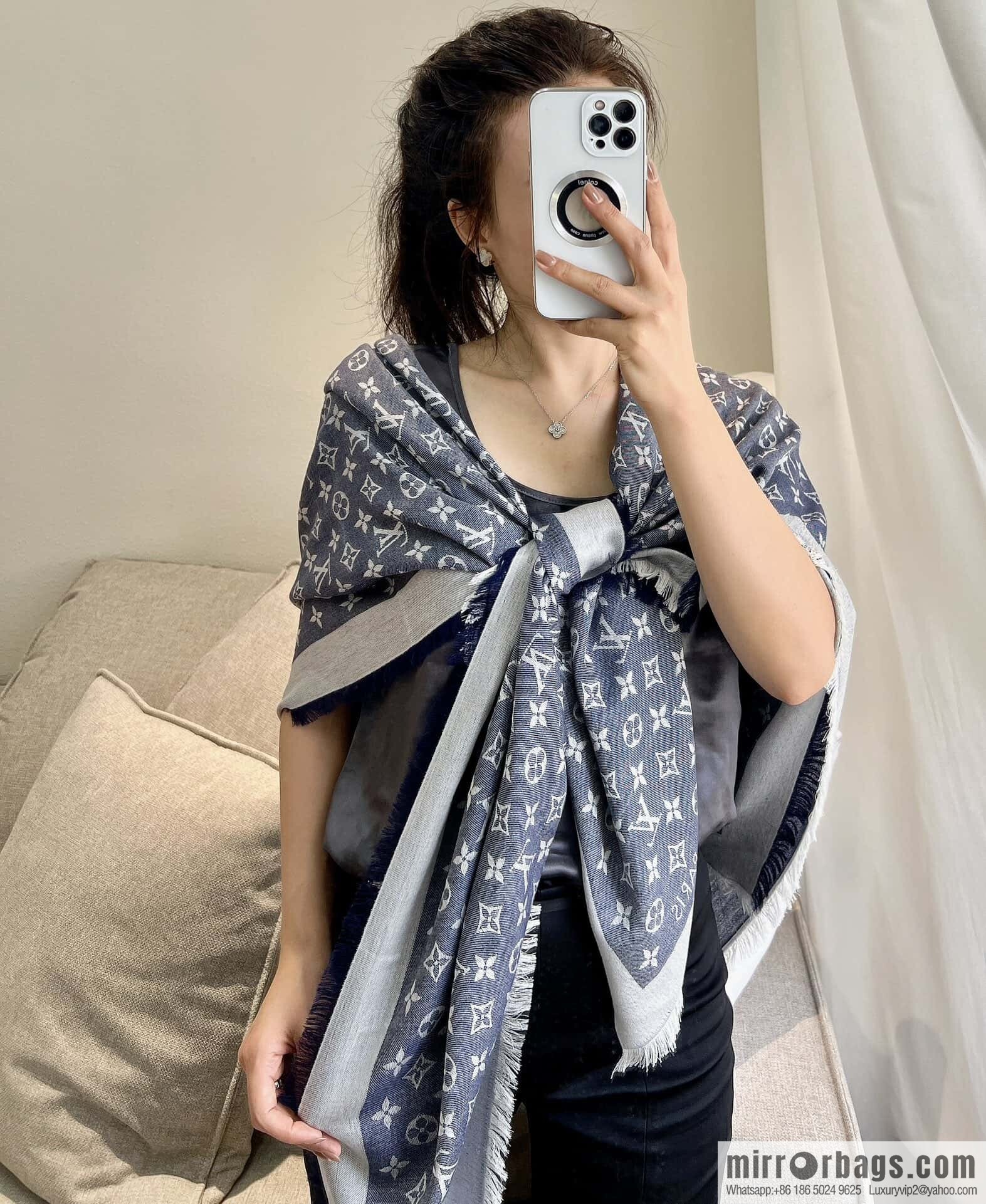 𝐋𝐨𝐮𝐢𝐬 𝐕𝐮𝐢𝐭𝐭𝐨ɴ•『 shine monogram scarf shawl M71376