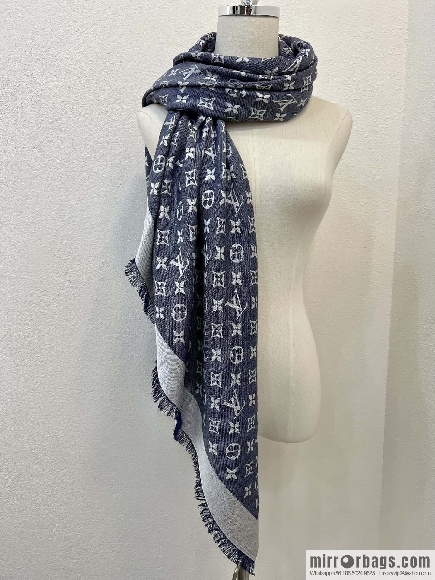 𝐋𝐨𝐮𝐢𝐬 𝐕𝐮𝐢𝐭𝐭𝐨ɴ•『 shine monogram scarf shawl M71376