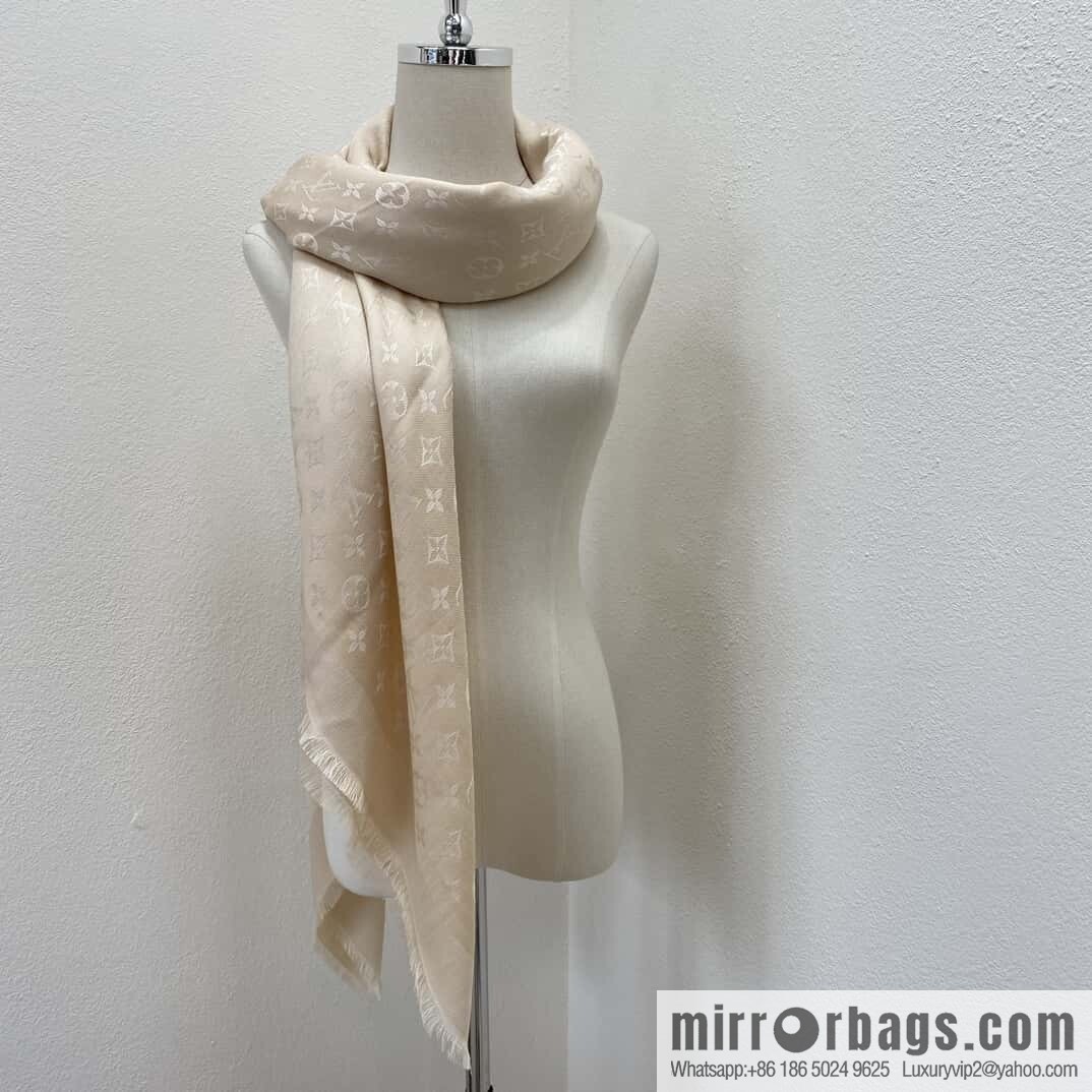 𝐋𝐨𝐮𝐢𝐬 𝐕𝐮𝐢𝐭𝐭𝐨ɴ•『 shine monogram scarf shawl M78144
