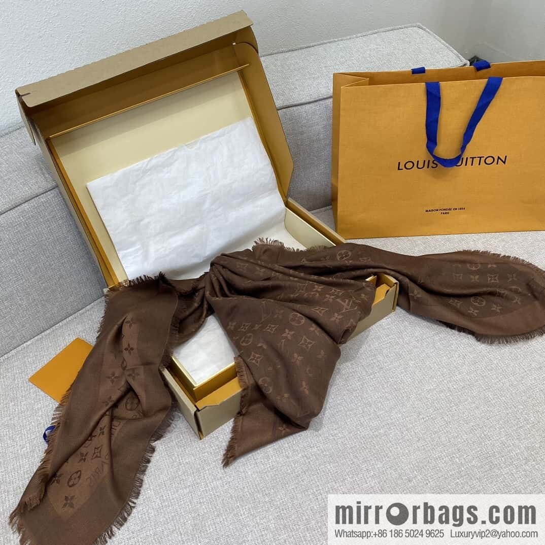 𝐋𝐨𝐮𝐢𝐬 𝐕𝐮𝐢𝐭𝐭𝐨ɴ•『 shine monogram scarf shawl M77357