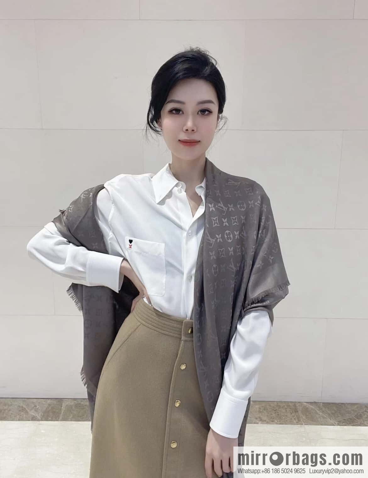 𝐋𝐨𝐮𝐢𝐬 𝐕𝐮𝐢𝐭𝐭𝐨ɴ•『 shine monogram scarf shawl M78146