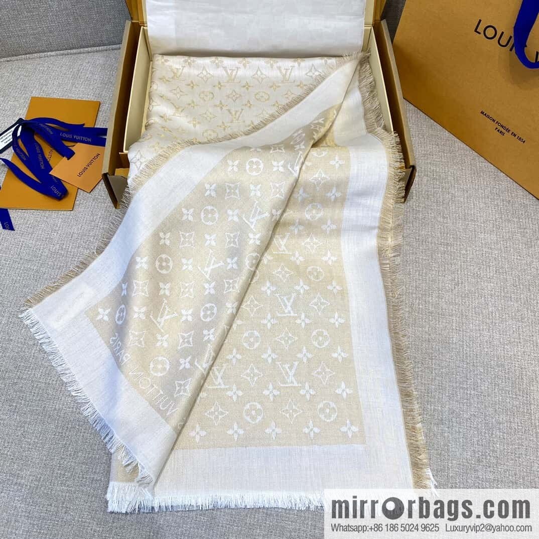 ๐๐จ๐ฎ๐ข๐ฌ ๐๐ฎ๐ข๐ญ๐ญ๐จษดโขใ so shine monogram m74026