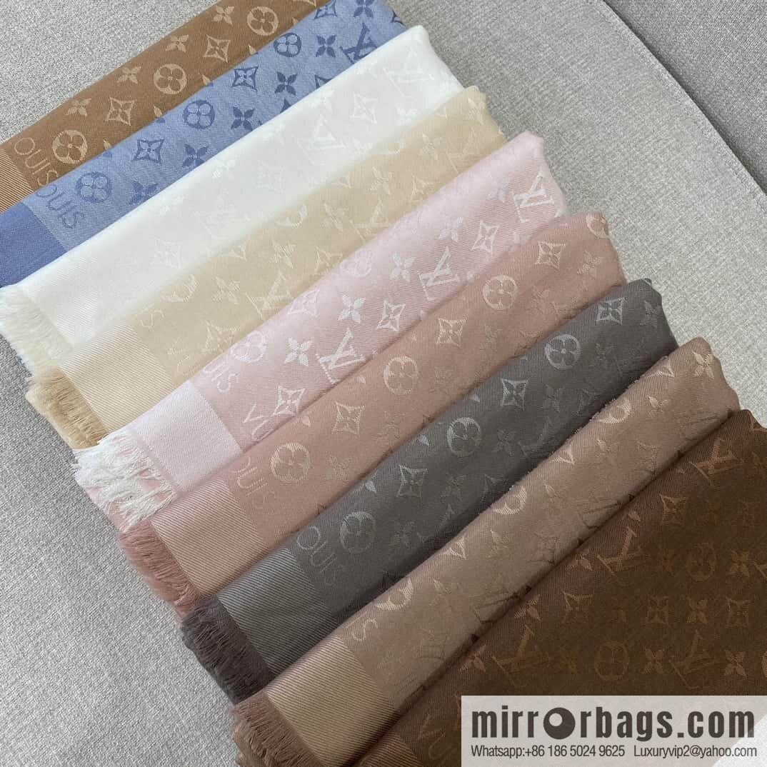 ๐๐จ๐ฎ๐ข๐ฌ ๐๐ฎ๐ข๐ญ๐ญ๐จษดโขใ so shine monogram m74026