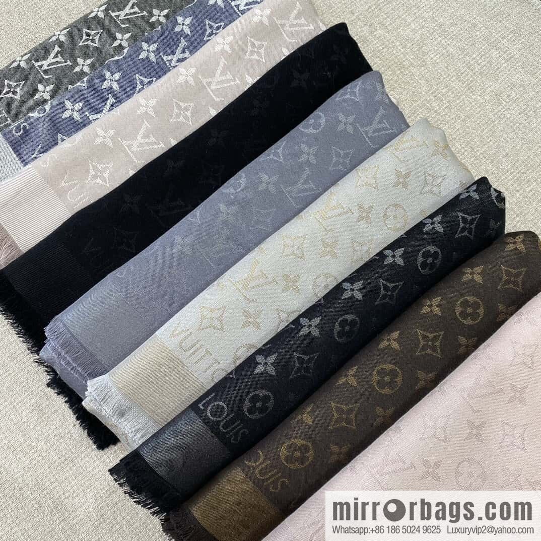 ๐๐จ๐ฎ๐ข๐ฌ ๐๐ฎ๐ข๐ญ๐ญ๐จษดโขใ so shine monogram m74026
