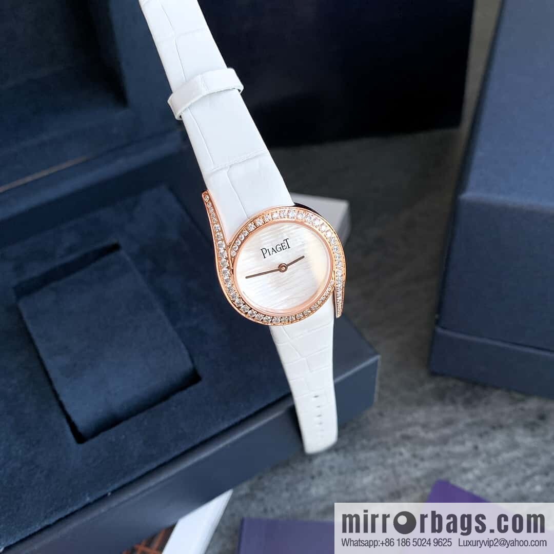 The small 26mm Earl Glitter model is online. Women's Diamond Watch from Limelight Gala Collection