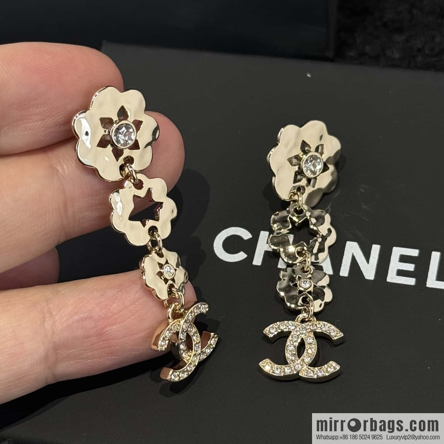 ❗️New ❗️☀️ New ☑️ Chanel C4 double c flower stud earrings ☀️