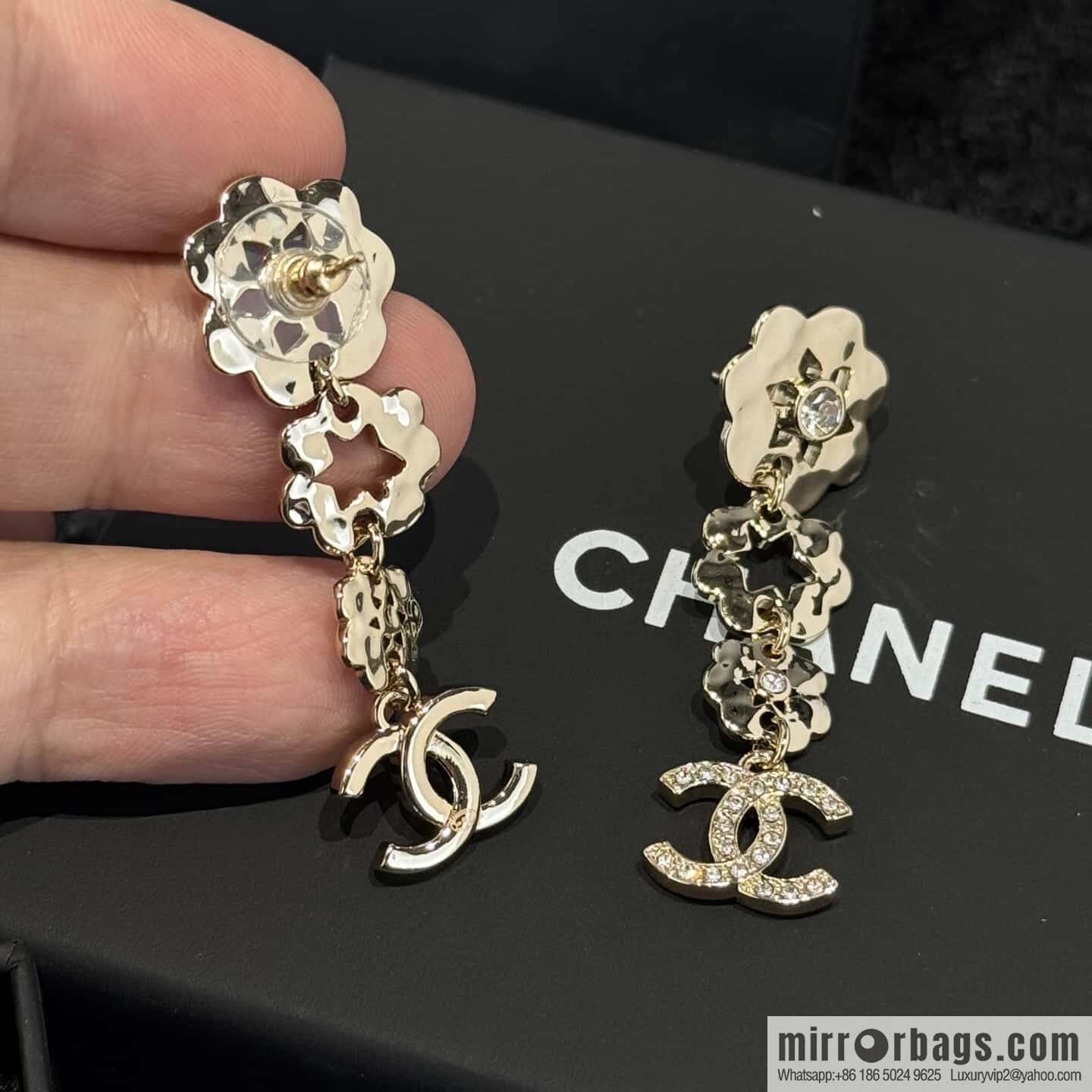 ❗️New ❗️☀️ New ☑️ Chanel C4 double c flower stud earrings ☀️