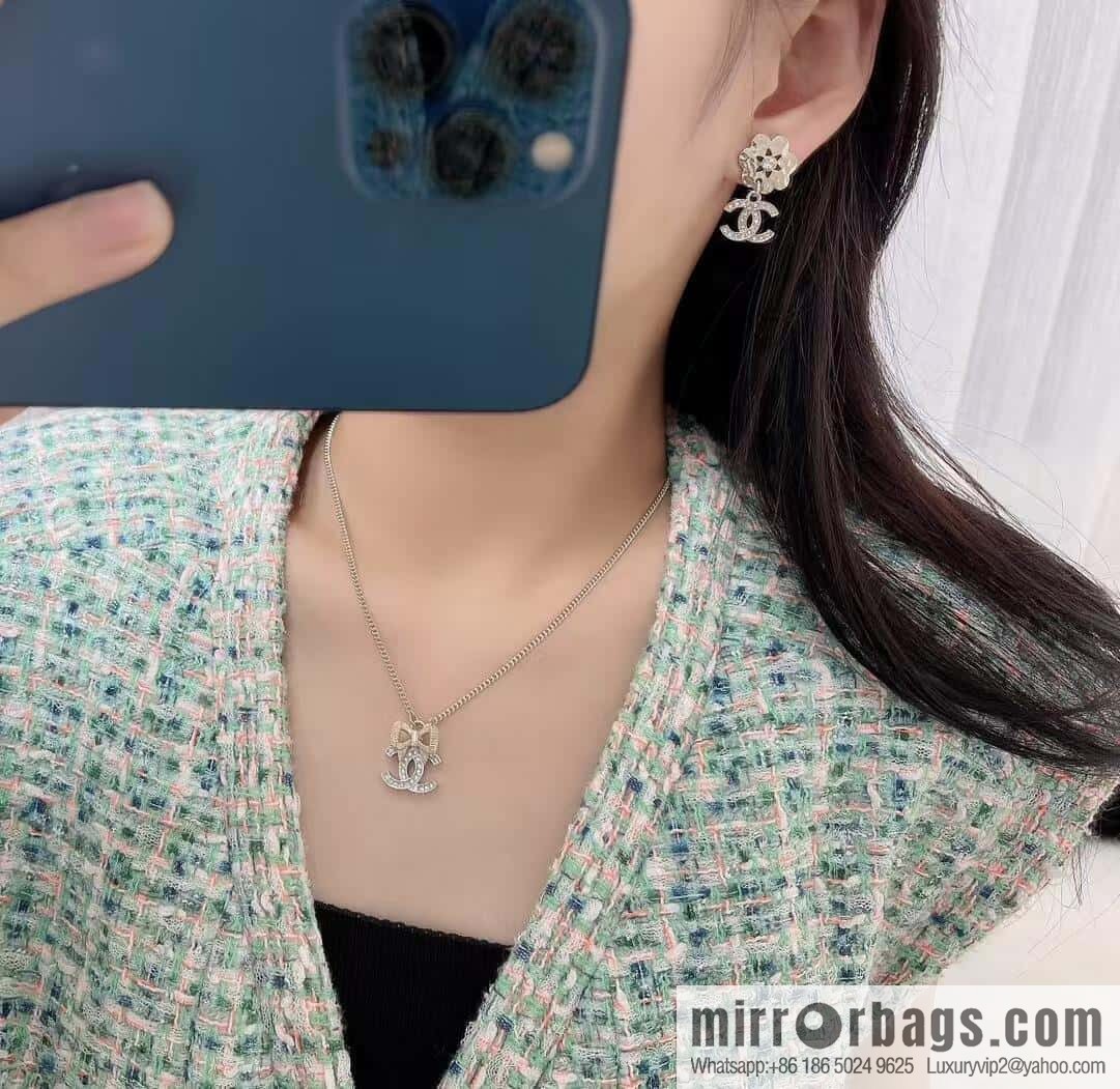 ❗️New ❗️☀️ New ☑️ Chanel C2 double c flower stud earrings ☀️